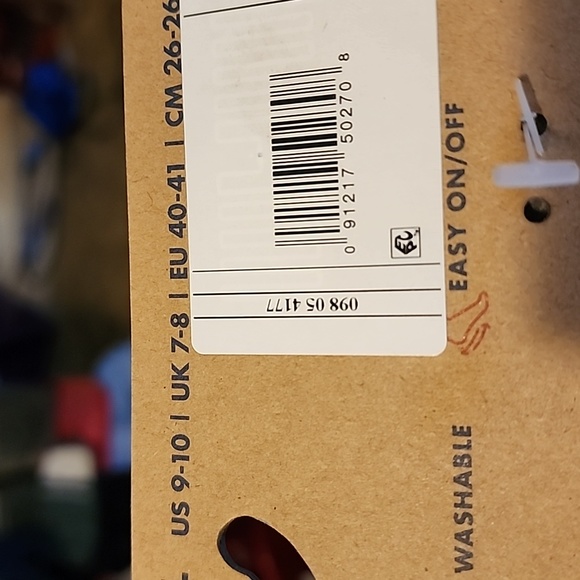 DLuxe by Dearfoams "Be Mine" memory foam slippers Size L (9-10) Ladies - Picture 6 of 6